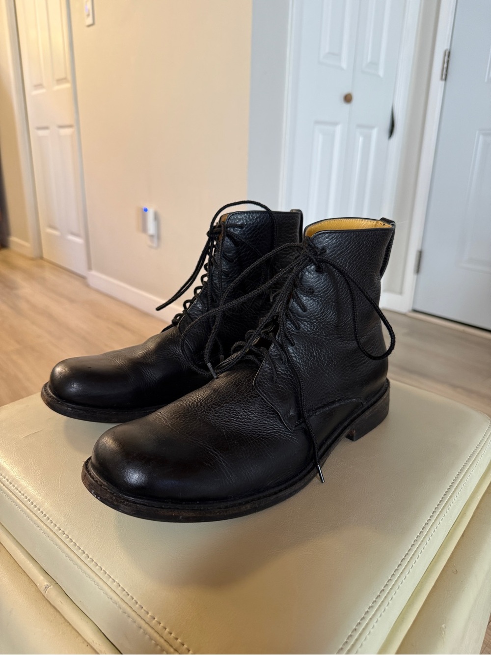 Esquivel Men's Black Leather Lace-Up Boots